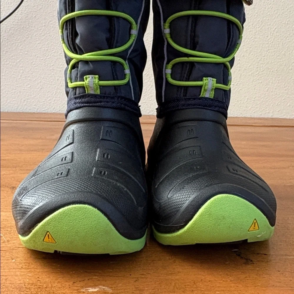Keen Lumi Kids' Black and Lime Lined Snow Boots Size 10